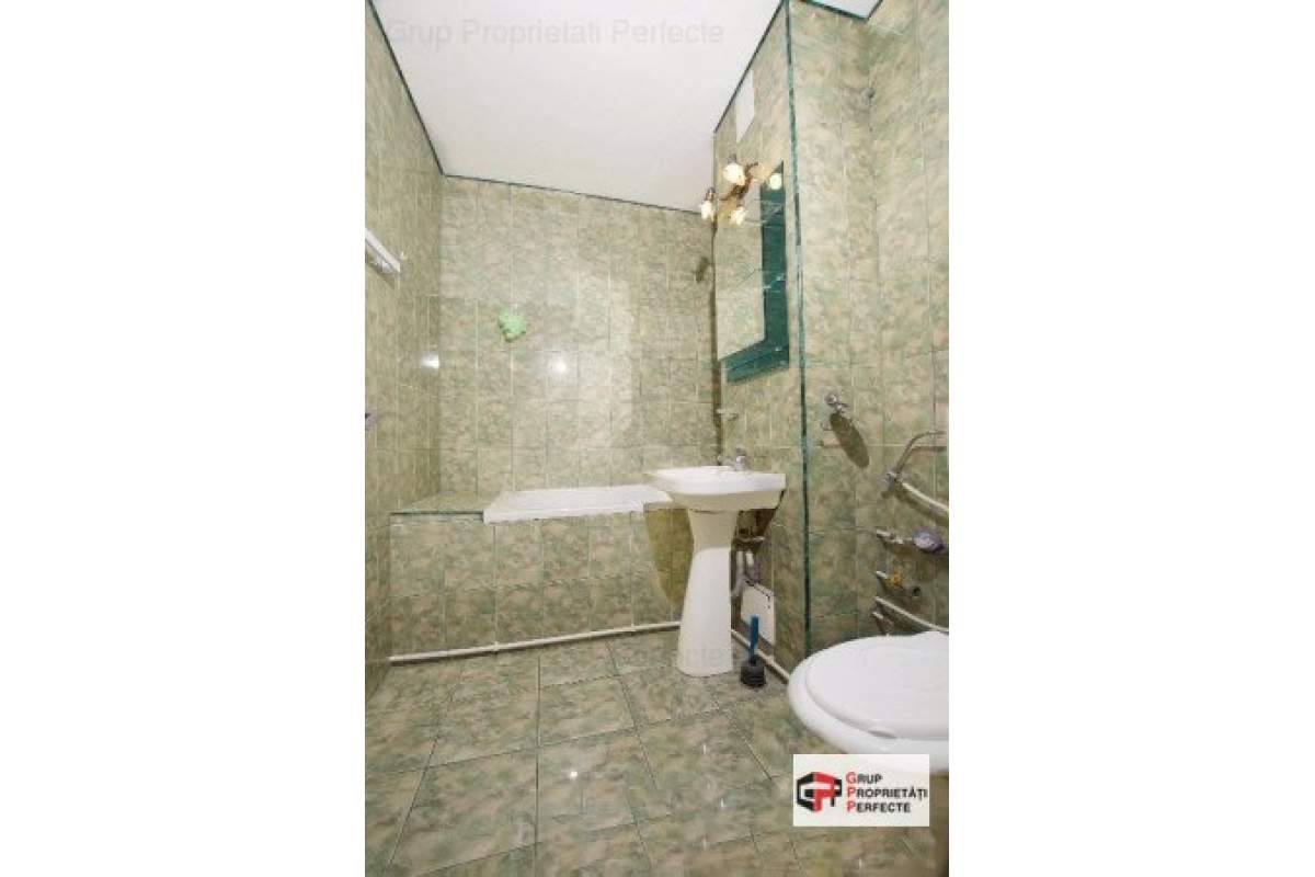 Constanta, Faleza Nord, 3 camere, Decomandat, Vede la mare, Lux