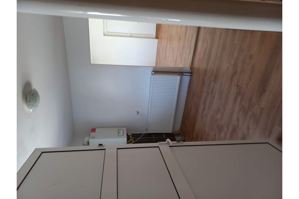 Dau in chirie apartament in Vila Duplex nemobilat , mobilat partial zona Vasile Alecsandri