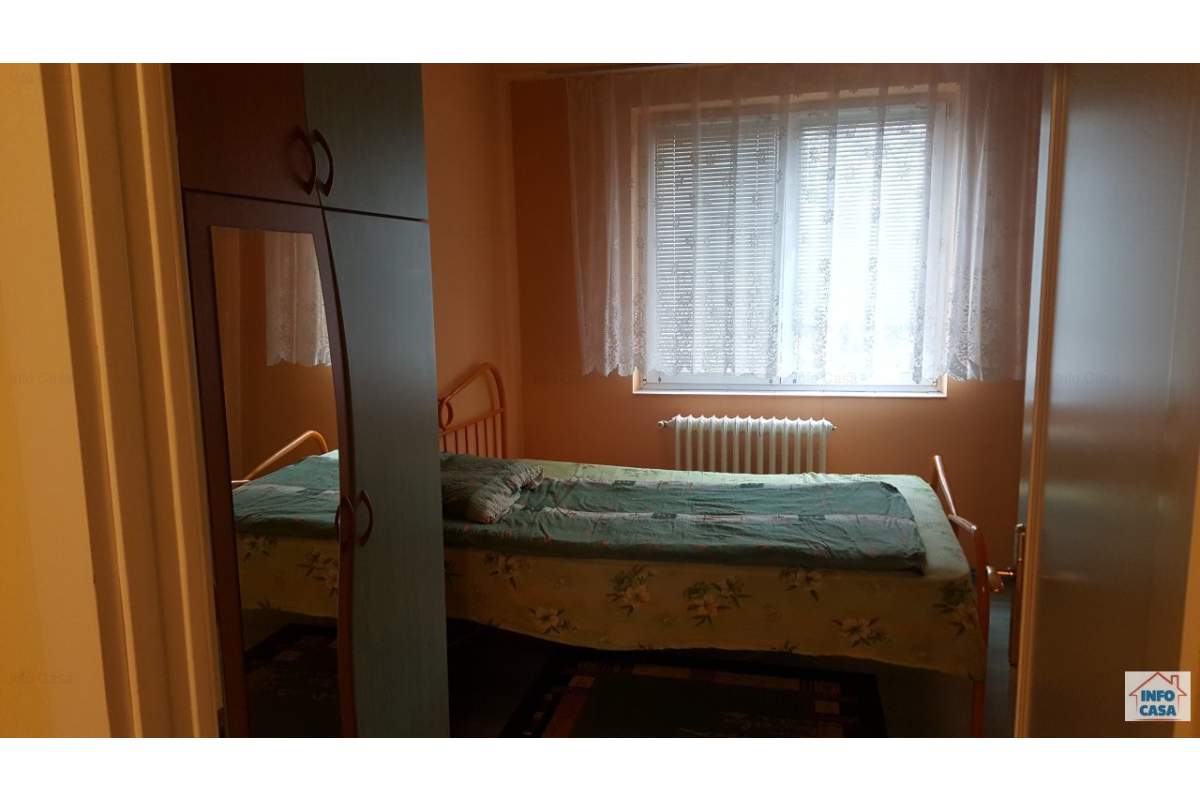 De inchiriat 4 camere
