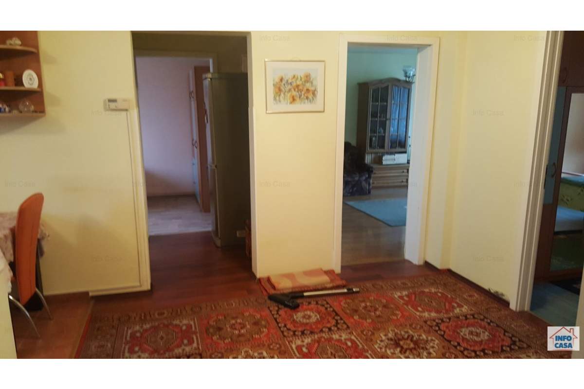 De inchiriat 4 camere