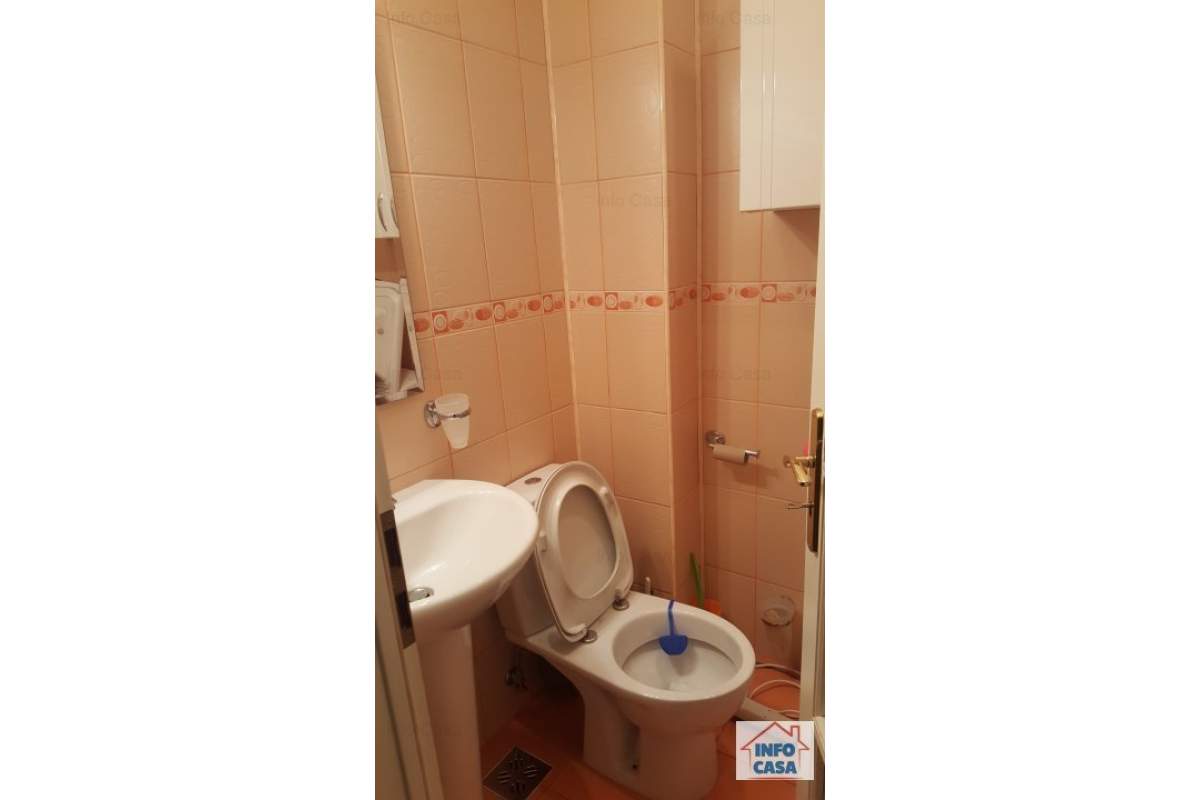 De inchiriat 4 camere