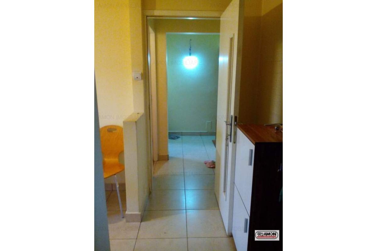 De inchiriat apartament 3 camere zona Confectii