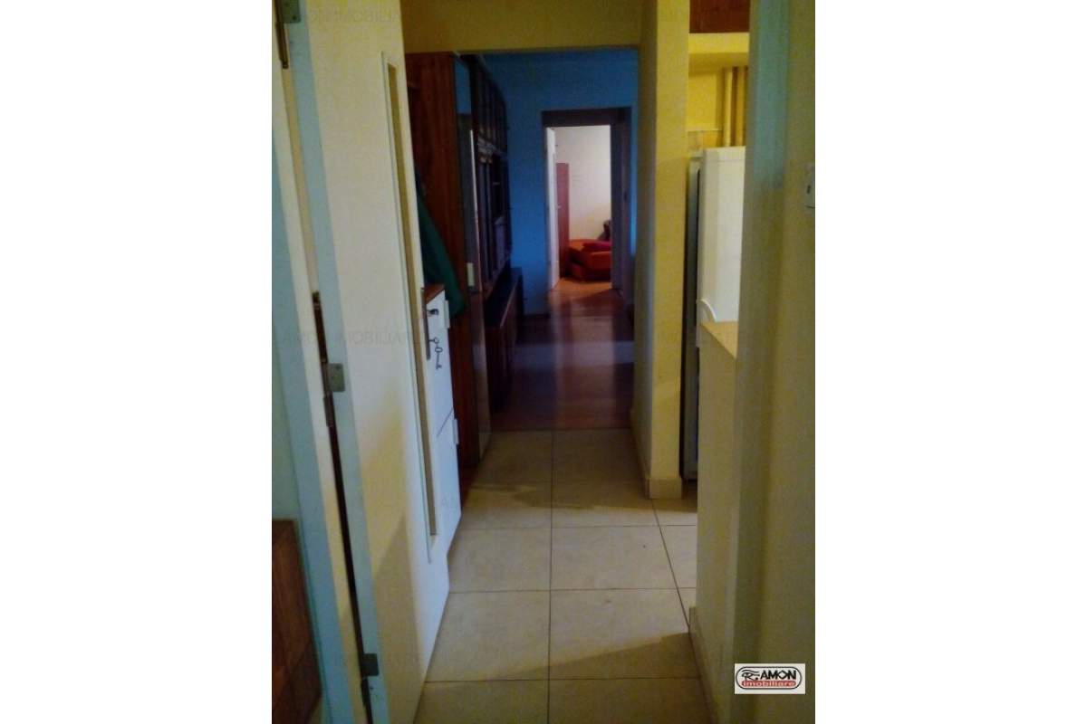  De inchiriat apartament 3 camere zona Confectii