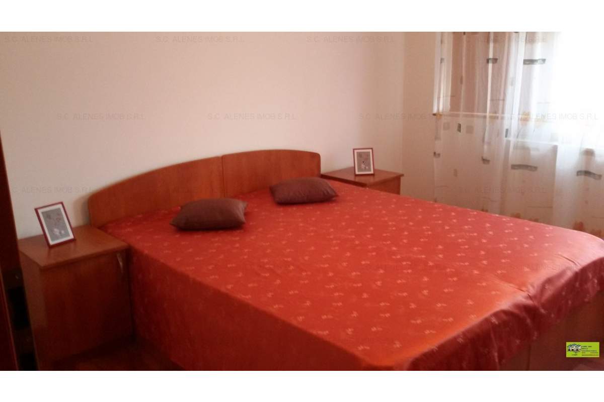  de inchiriat apartament 3 camere,mobilat lux,zona ultracentrala(Hristo Botev)