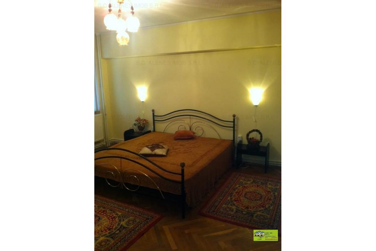 De inchiriat apartament 3 camere,renovat si utilat totul nou,zona ultracentrala
