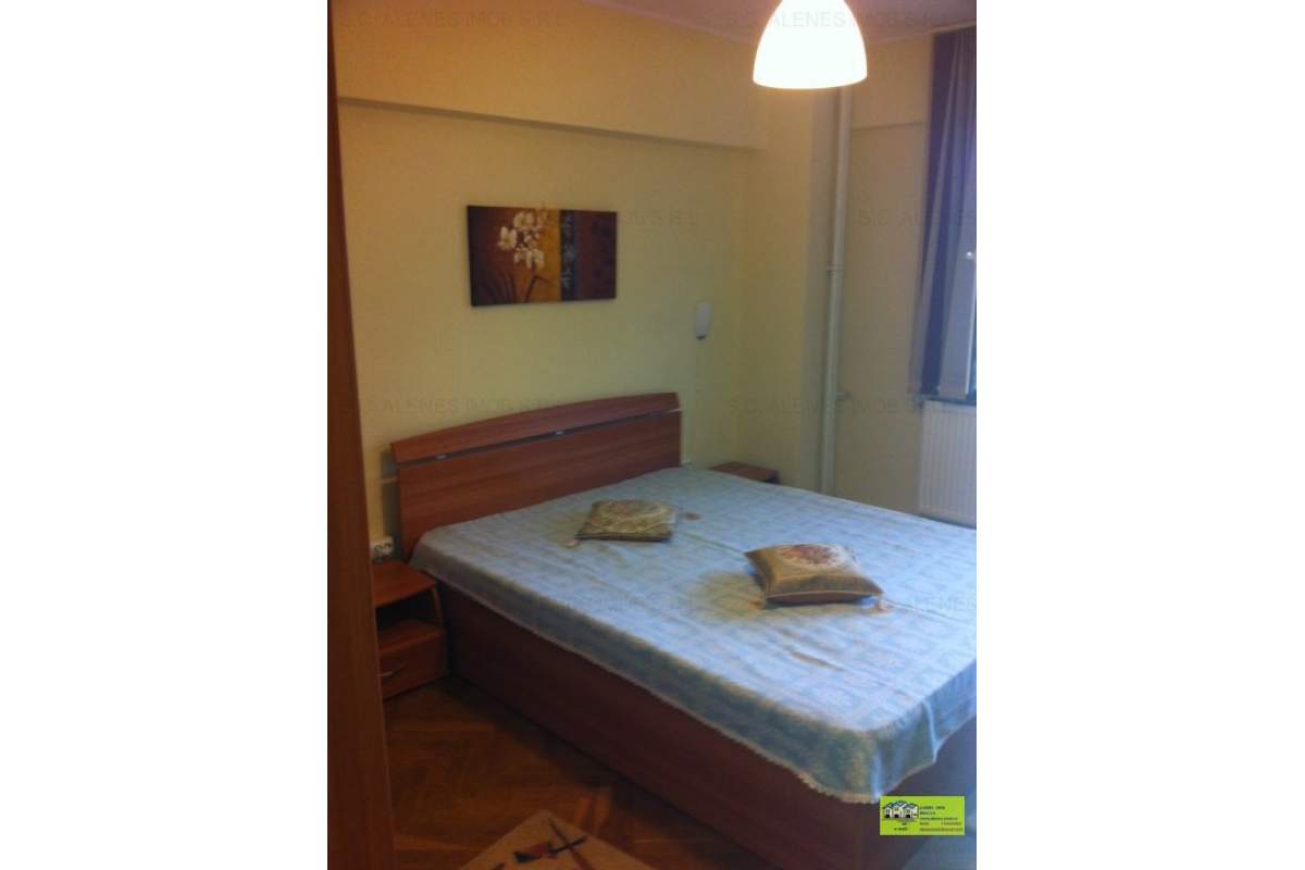 De inchiriat apartament 3 camere,renovat si utilat totul nou,zona ultracentrala