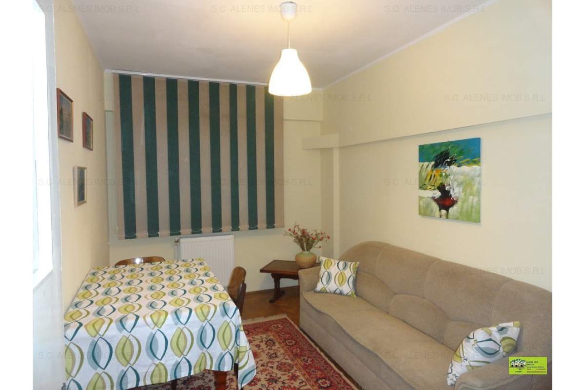 De inchiriat apartament 3 camere,renovat si utilat totul nou,zona ultracentrala
