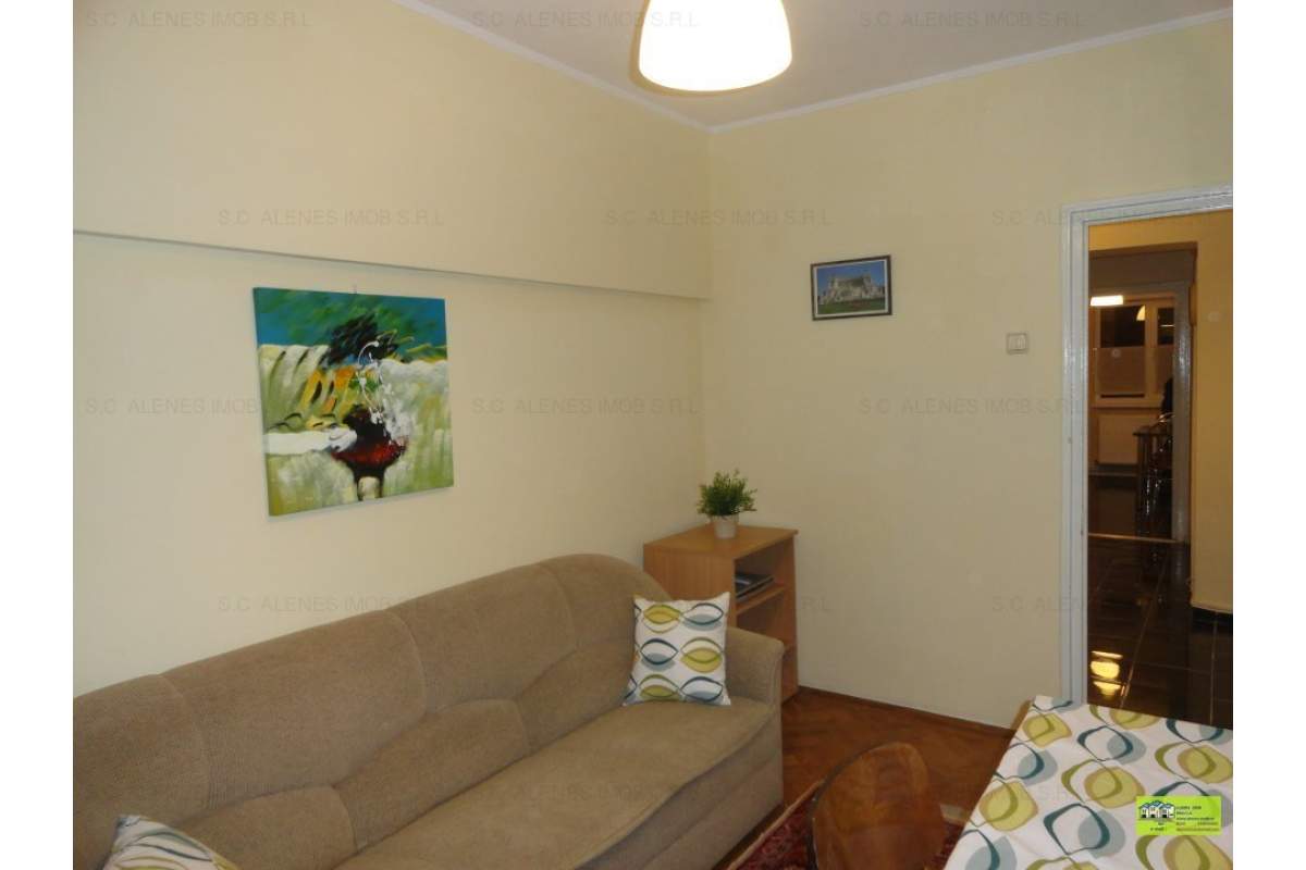 De inchiriat apartament 3 camere,renovat si utilat totul nou,zona ultracentrala