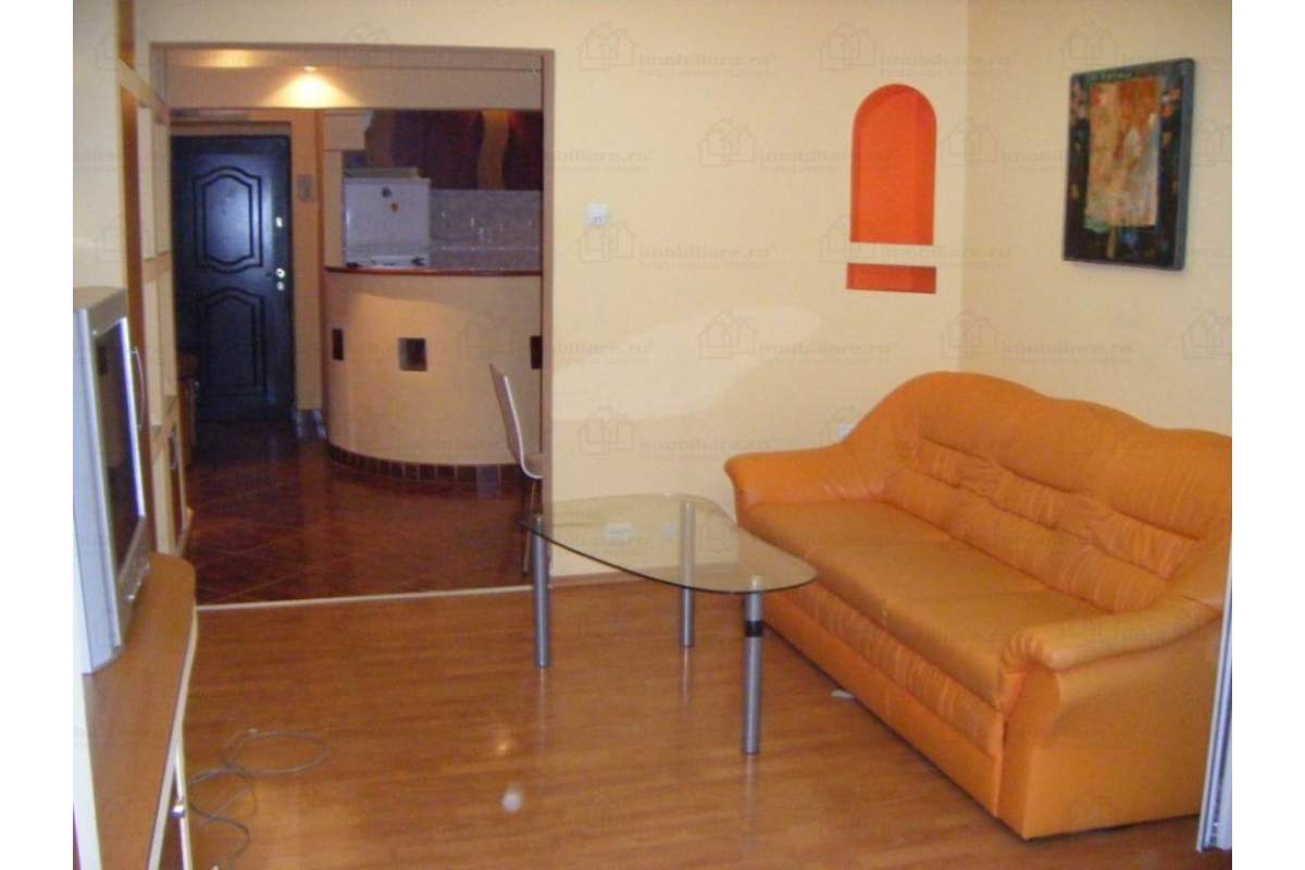  De inchiriat apartament de lux cu 3 camere si pentru perioade scurte, 1000 lei