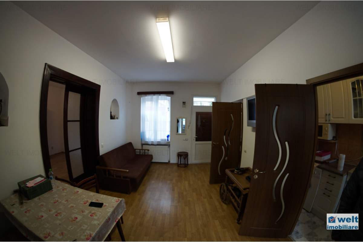  DE INCHIRIAT! Apartament la curte comuna, 2 camere, 40mp utili, zona Centrala!