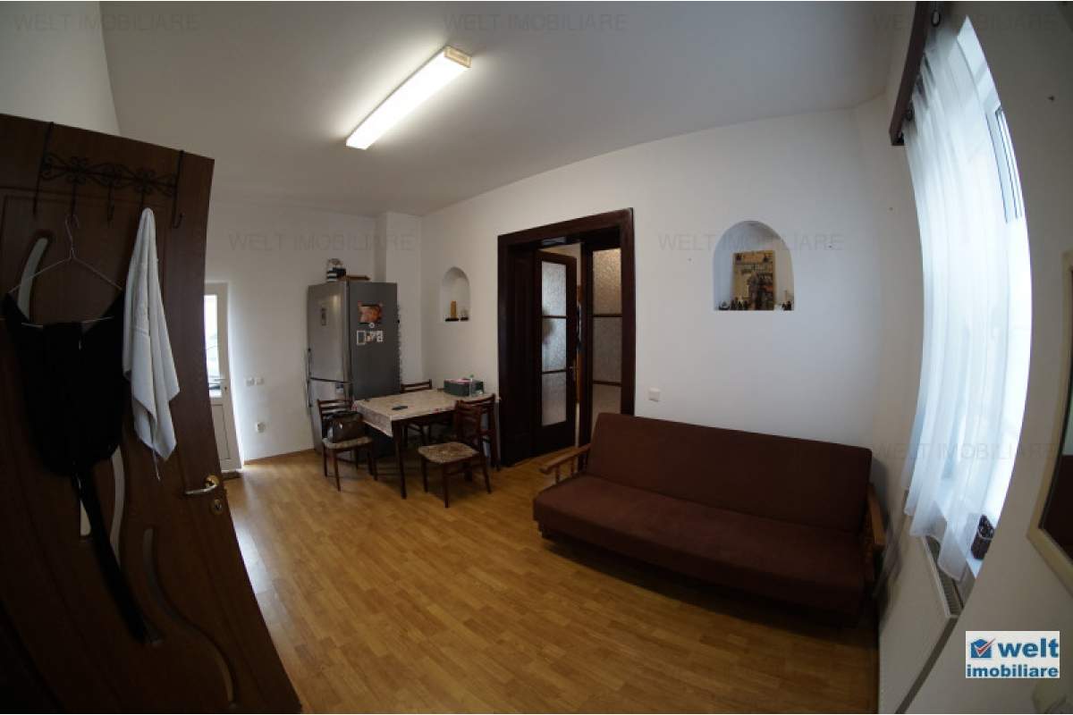  DE INCHIRIAT! Apartament la curte comuna, 2 camere, 40mp utili, zona Centrala!