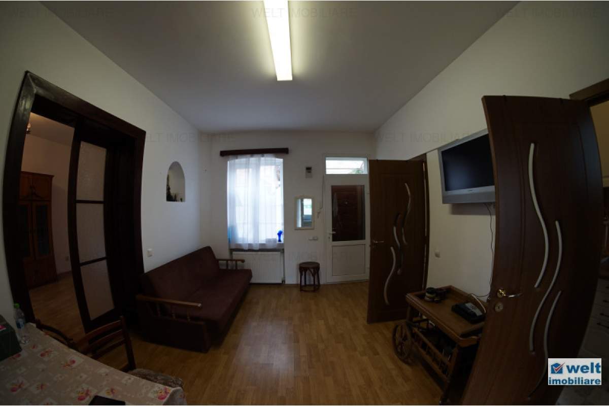  DE INCHIRIAT! Apartament la curte comuna, 2 camere, 40mp utili, zona Centrala!