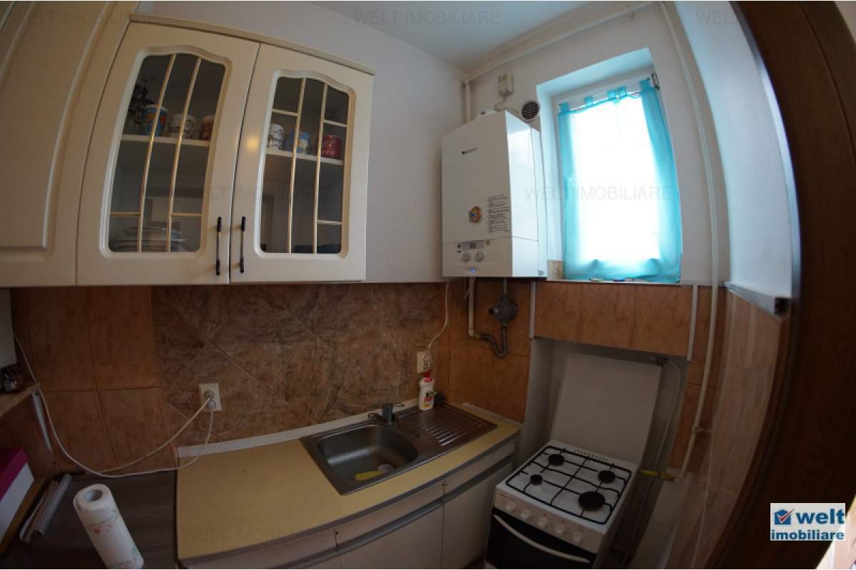  DE INCHIRIAT! Apartament la curte comuna, 2 camere, 40mp utili, zona Centrala!