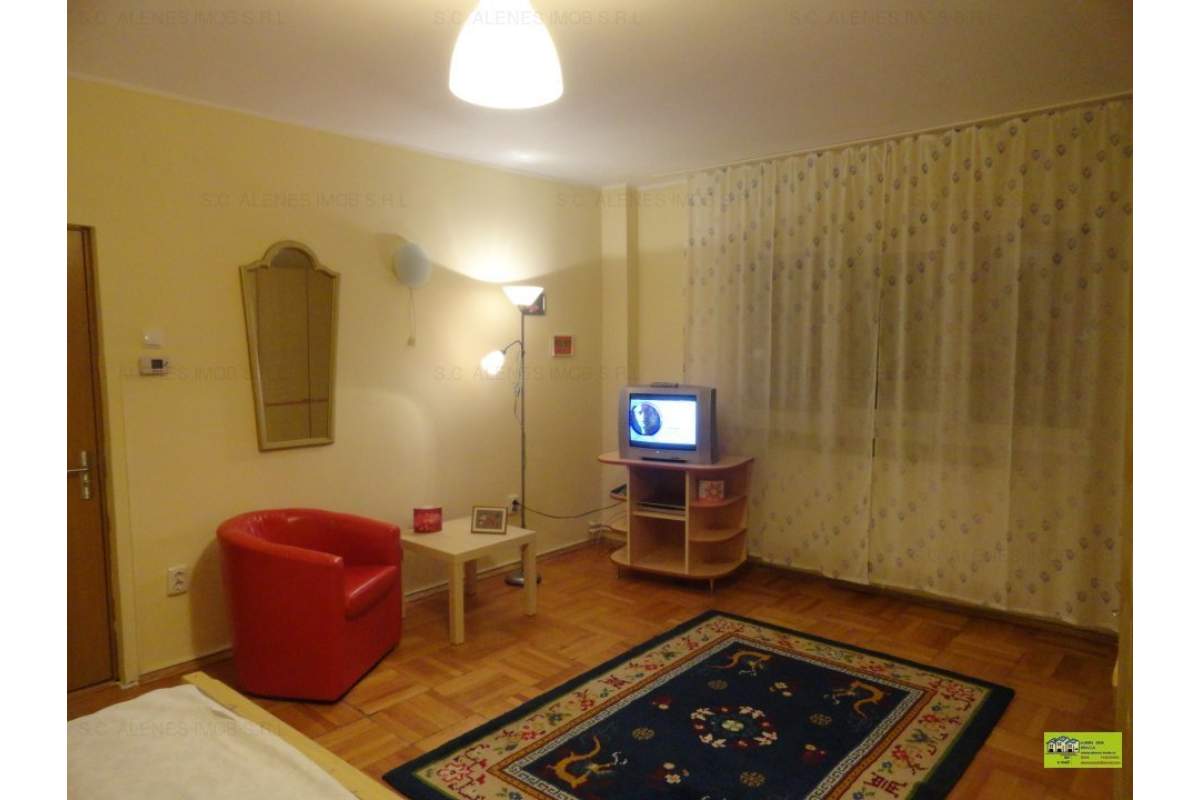  de inchiriat apartament o camera mobilat,RENOVAT