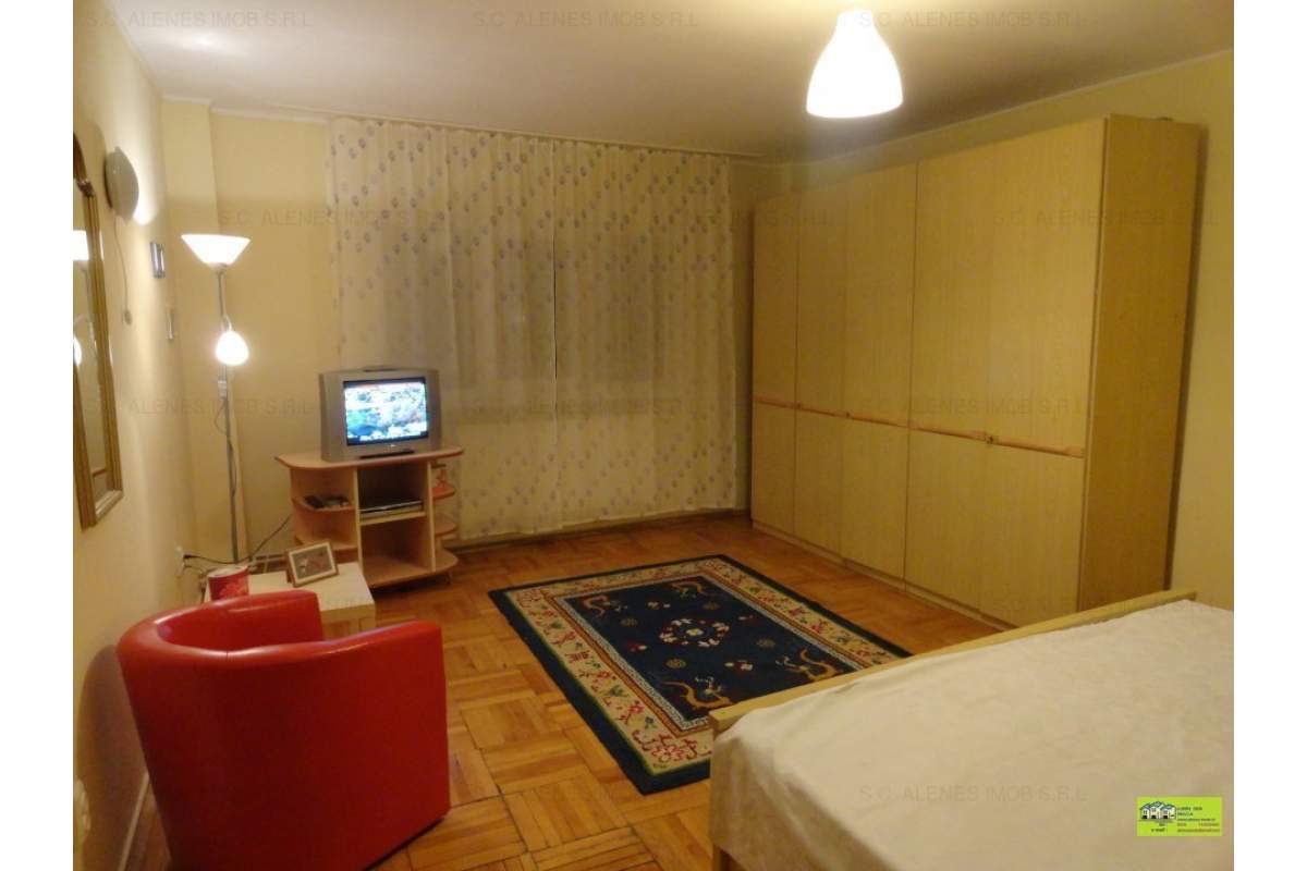  de inchiriat apartament o camera mobilat,RENOVAT