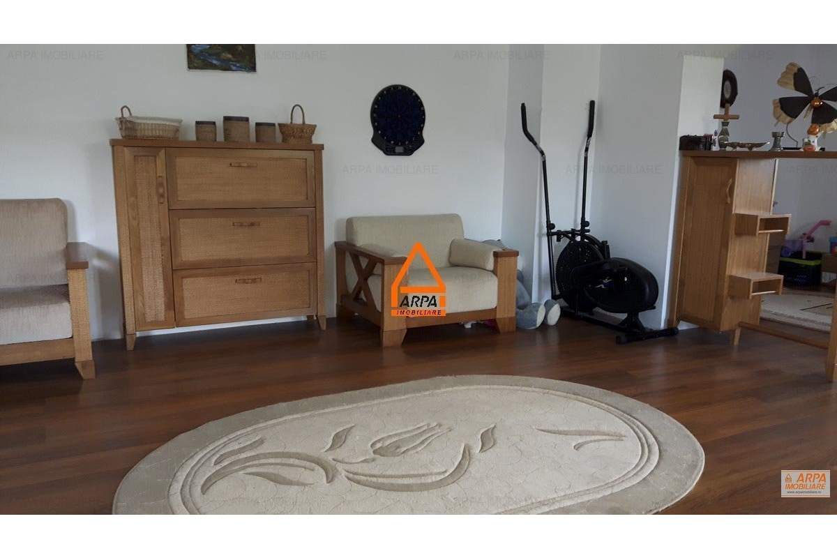 De inchiriat – Vila / Casa – 300 mp , 2500 mp teren – Bucium