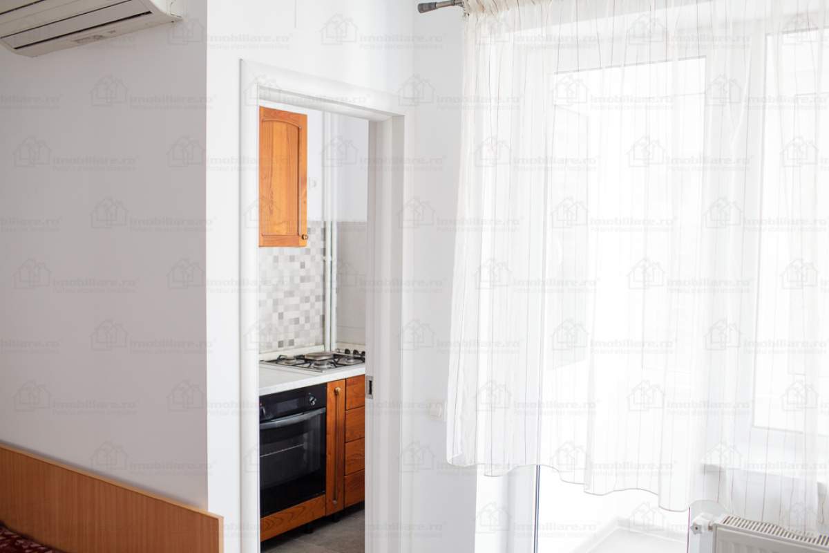 garsoniera, complet renovata, complet utilata, 1 min pana la metrou