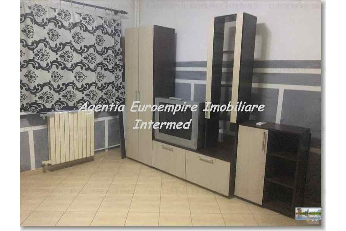 Garsoniera mobilata si utilata zona Far