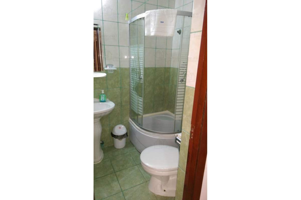 Garsoniere/camere in vila- zona Delfinariu. Utilitati incluse .