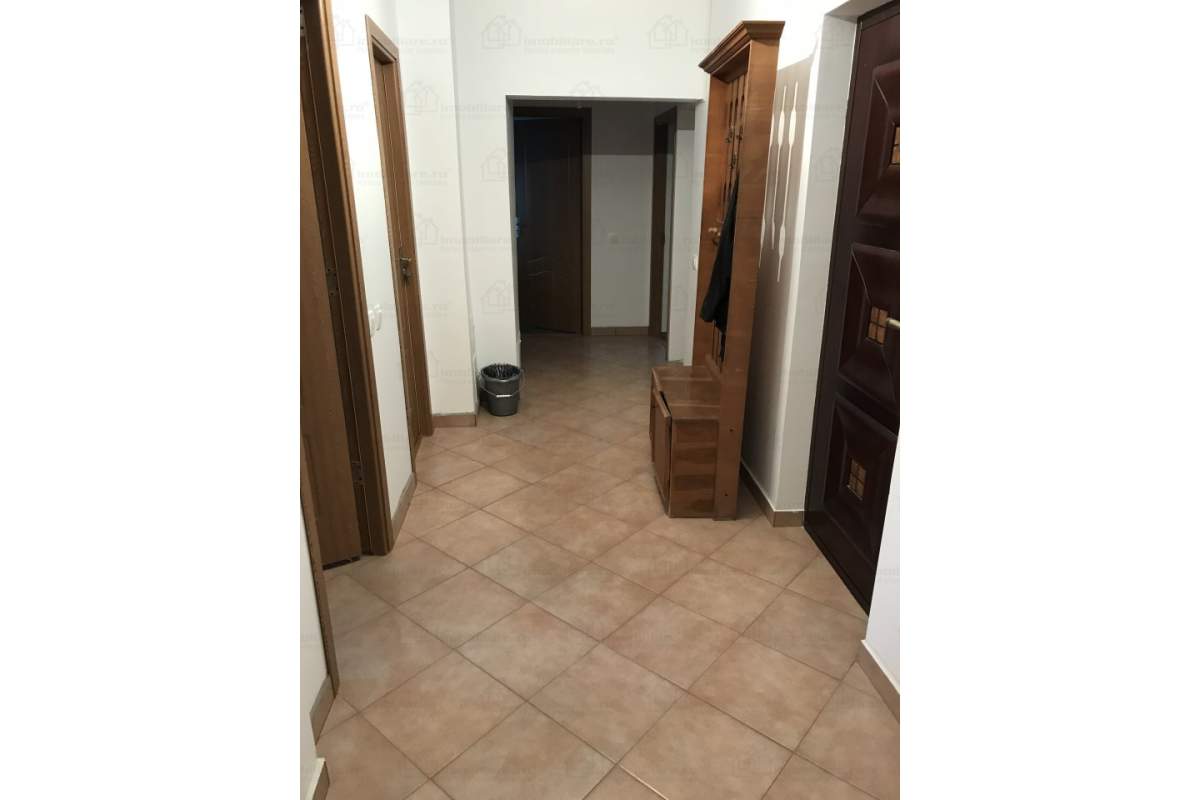 inchirez apartament 3 camere.