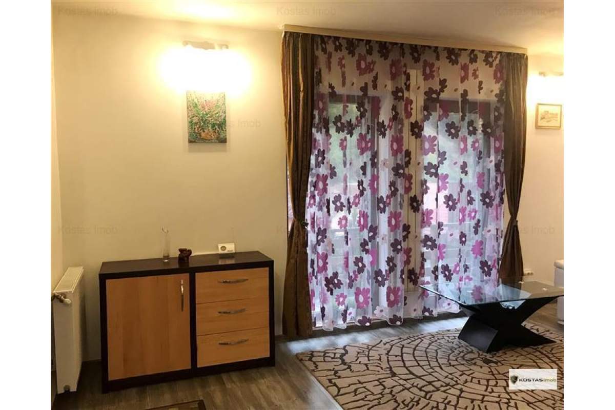  Inchiriem casa cu 5 camere, situata in Scheii Brasovului.