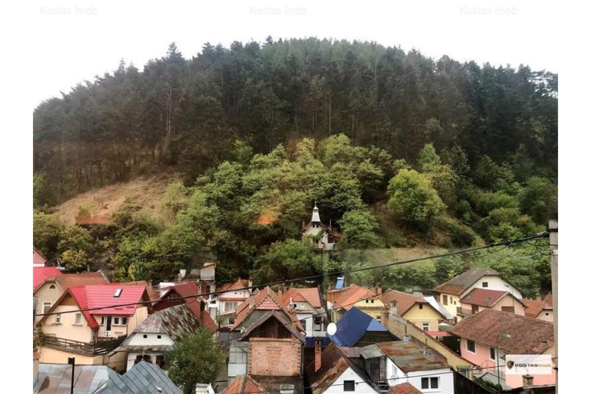  Inchiriem casa cu 5 camere, situata in Scheii Brasovului.