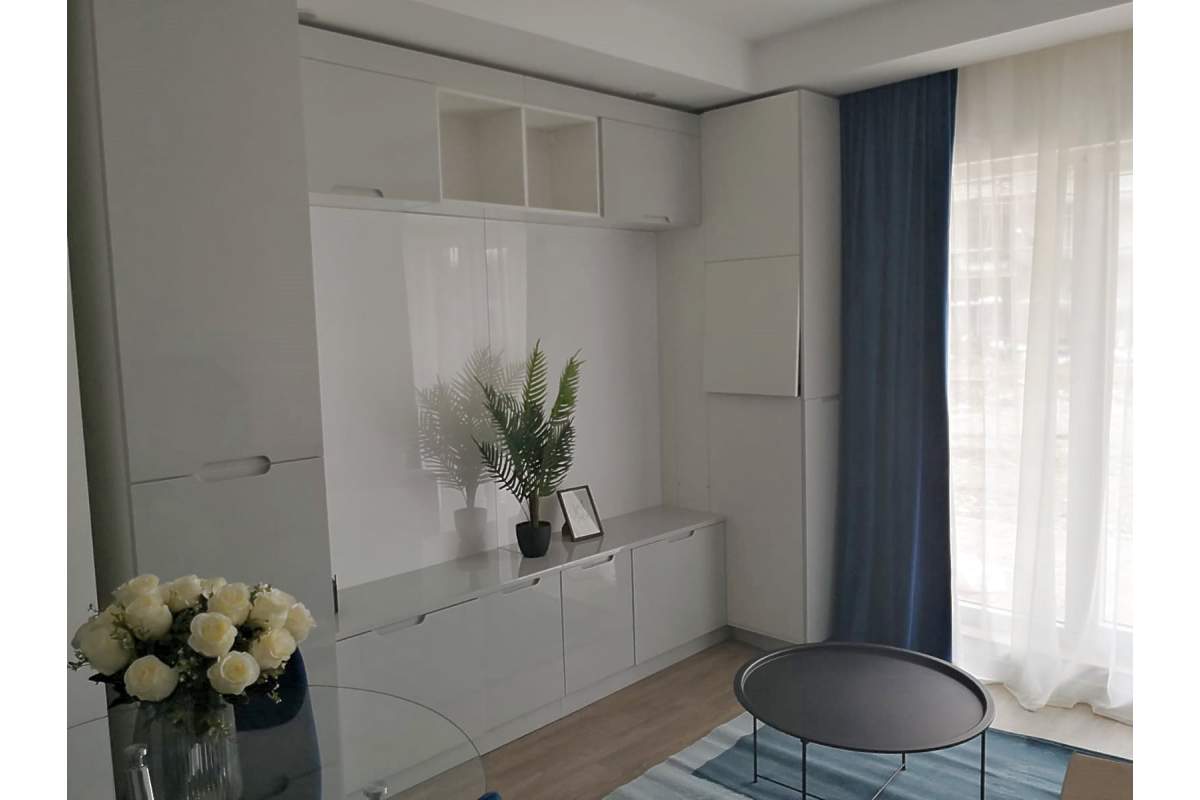 Inchiriere apartament 2 camere cu gradina, terasa si piscina