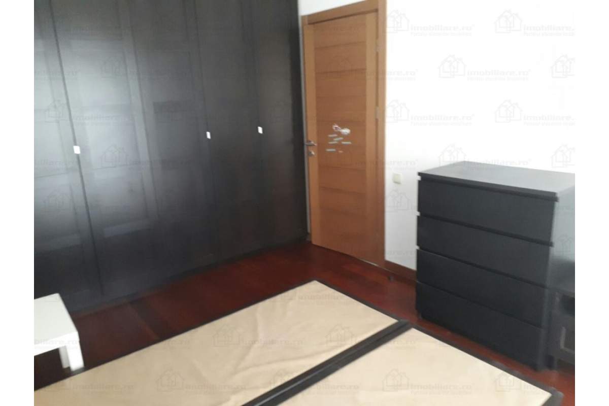  Inchiriere apartament 3 camere Cosmopolis - complet mobilat - 400eur