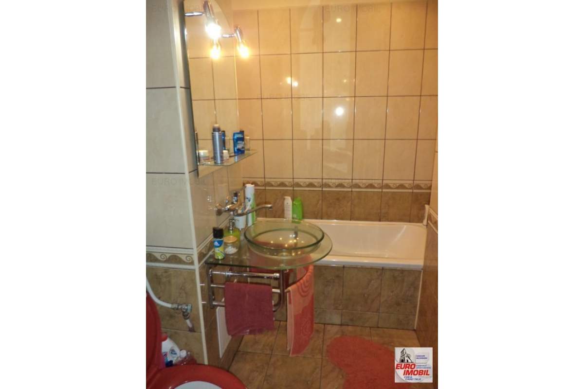  Inchiriere apartament cu 3 camere mobilat, utilat in zona Unirii