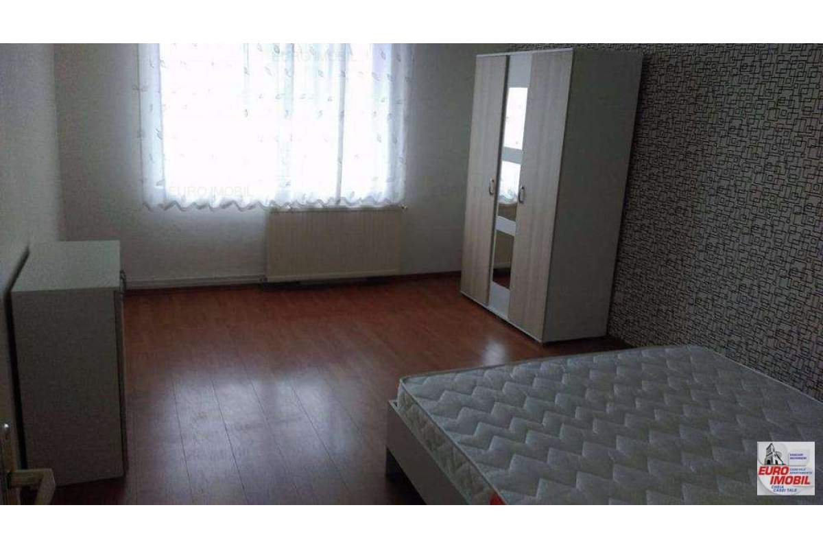 Inchiriere apartament cu 4 camere, mobilat, zona Tudor