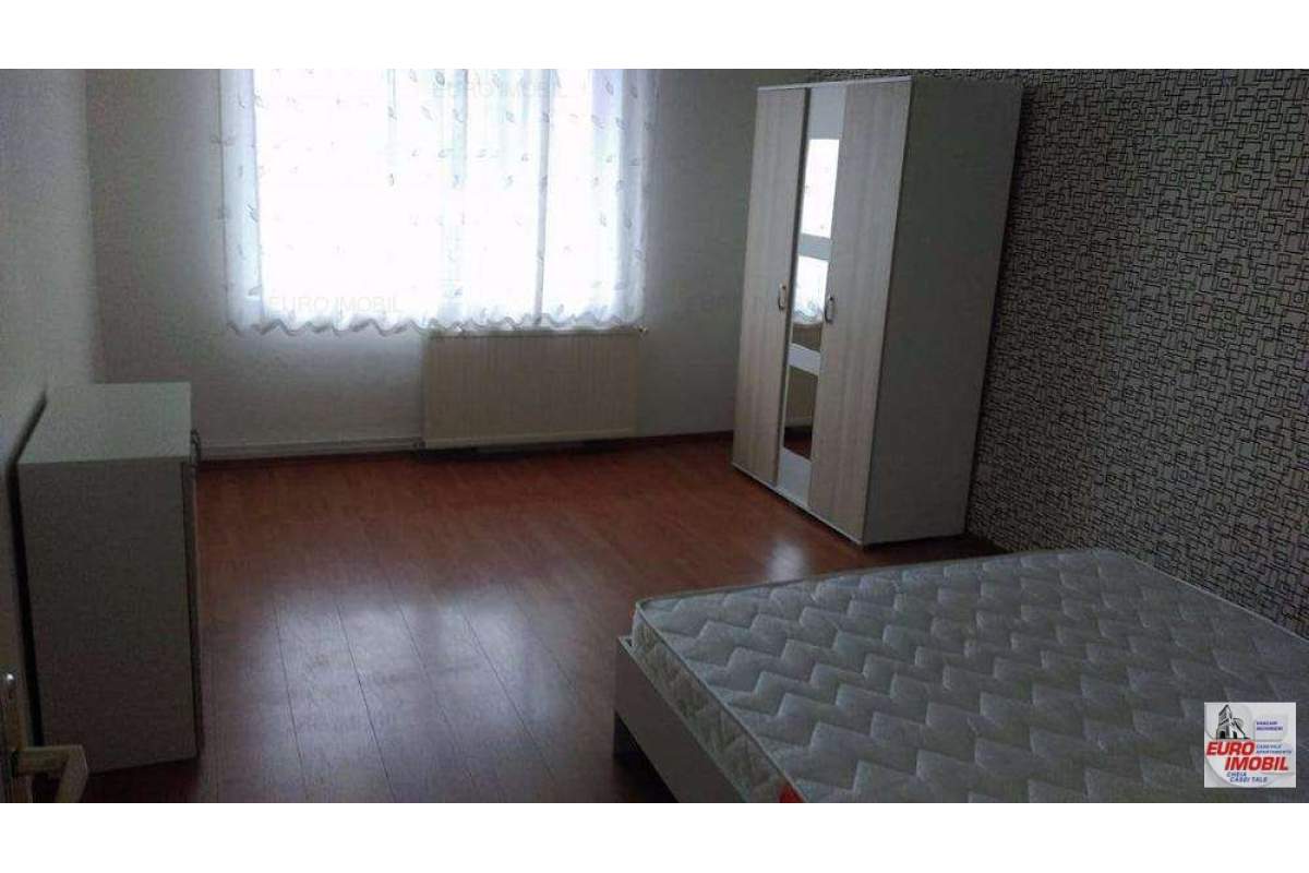  Inchiriere apartament cu 4 camere, mobilat, zona Tudor