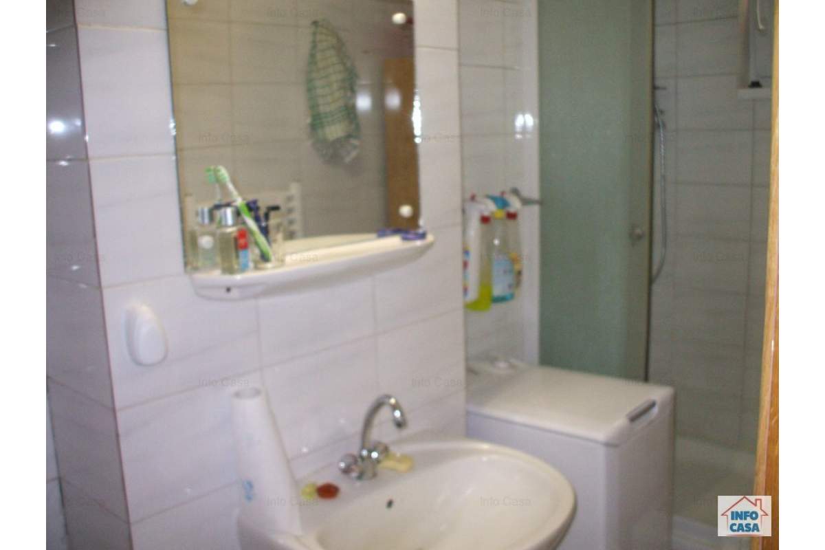 Inchiriez apartament 1 camera