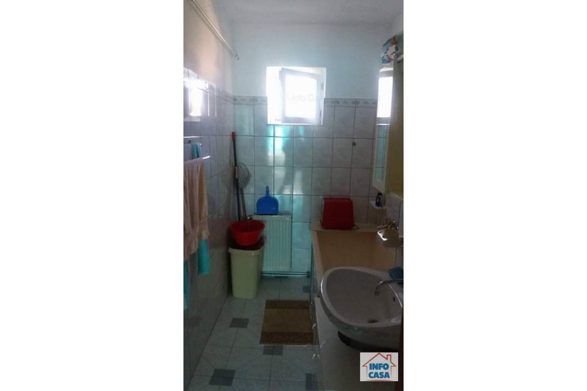 Inchiriez apartament 2 camere
