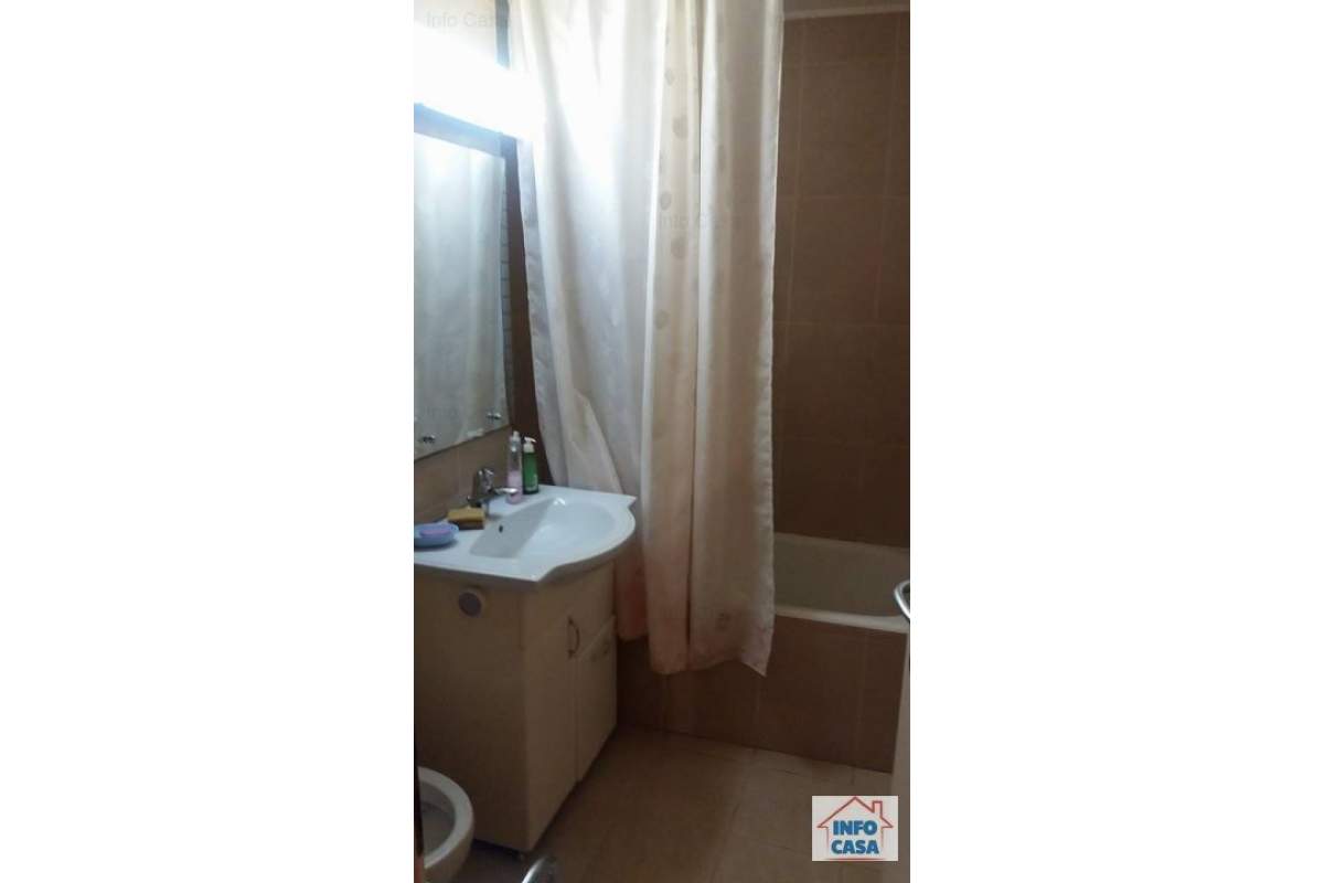 Inchiriez apartament 2 camere