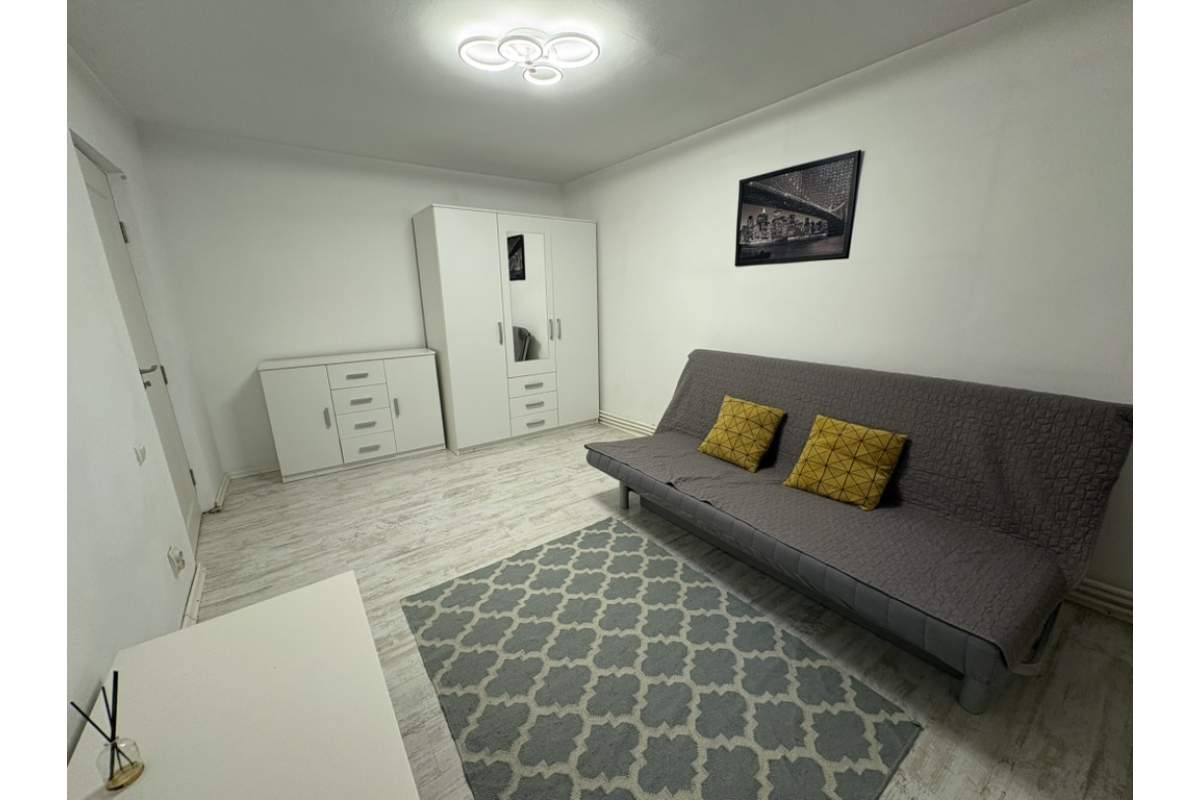 Inchiriez Apartament 3 camere - Militari / Lujerului