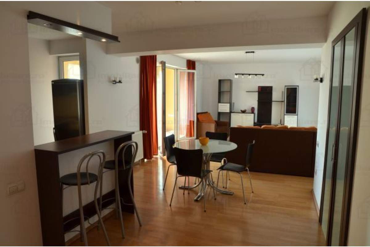  Inchiriez apartament 3 camere mobilat si loc parcare subteran