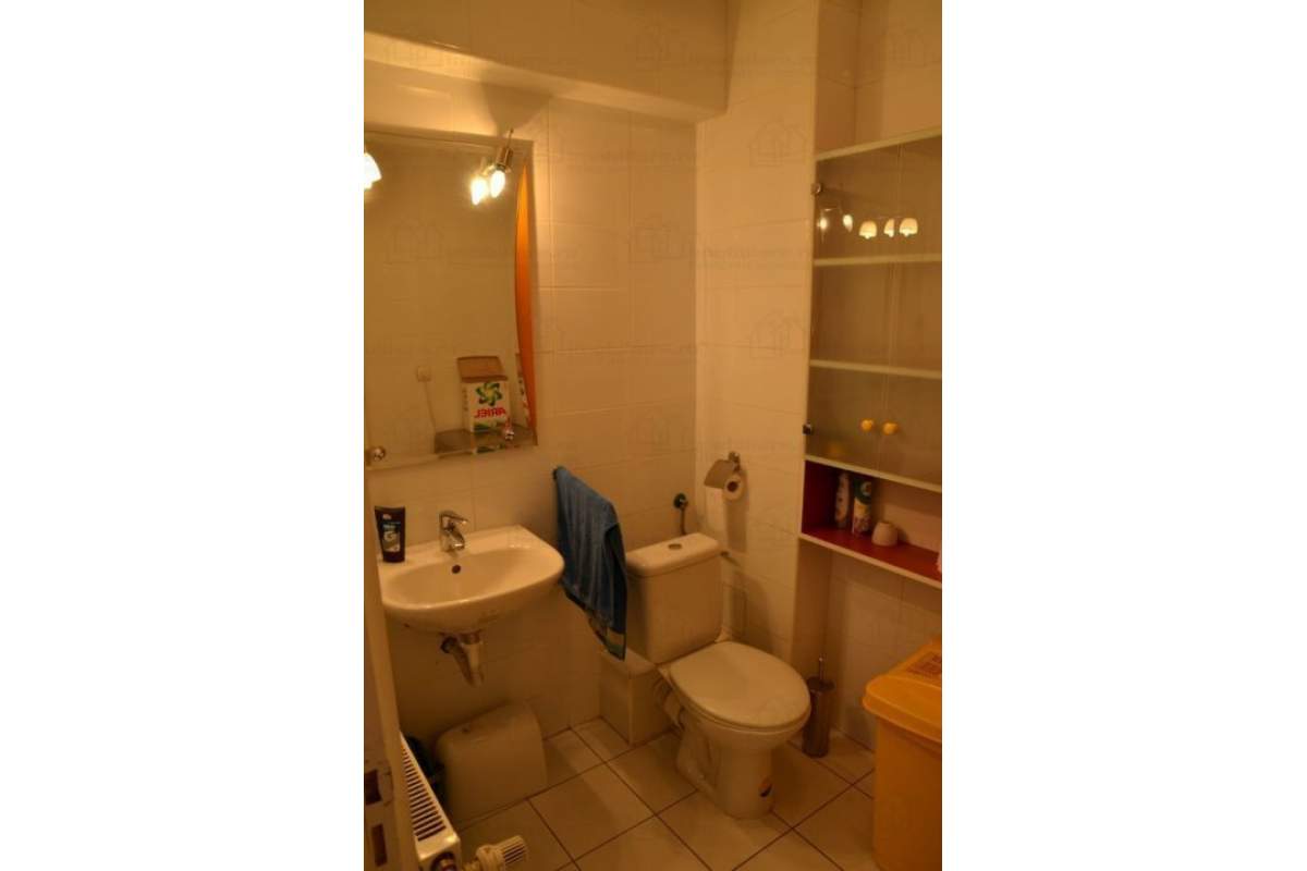  Inchiriez apartament 3 camere mobilat si loc parcare subteran