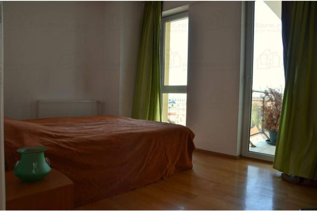  Inchiriez apartament 3 camere mobilat si loc parcare subteran