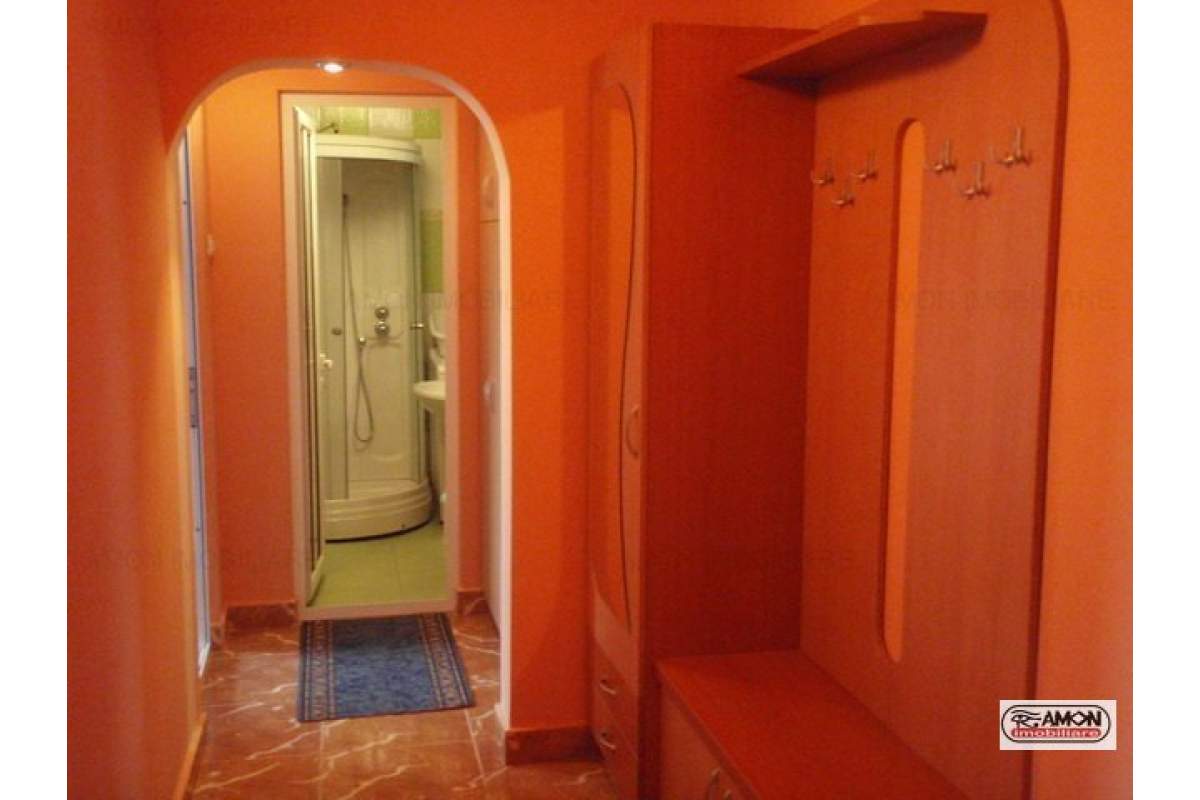  Inchiriez apartament 3 camere, Podgoria