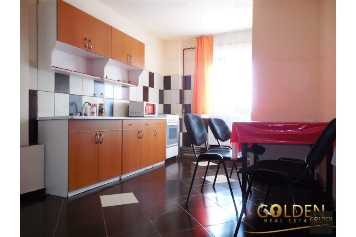  Inchiriez apartament 3 camere, zona Micalaca-300, decomandat, 98 mp, amenajat