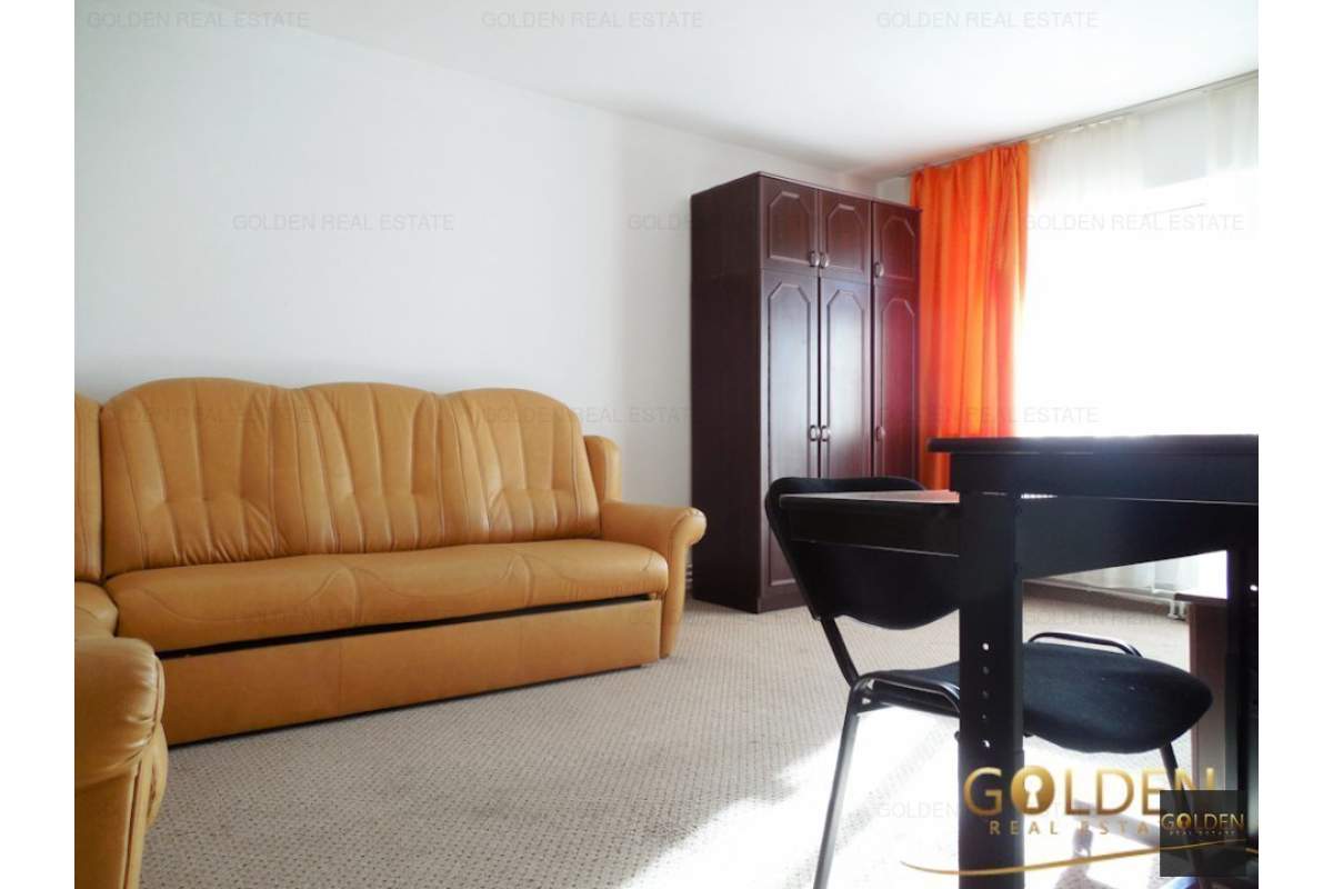  Inchiriez apartament 3 camere, zona Micalaca-300, decomandat, 98 mp, amenajat