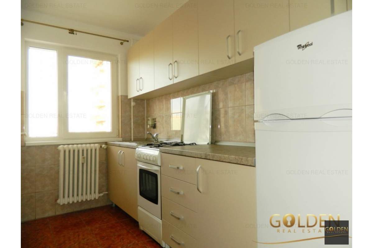Inchiriez apartament 3 camere, zona Podgoria-Gara, amenajat si mobilat modern
