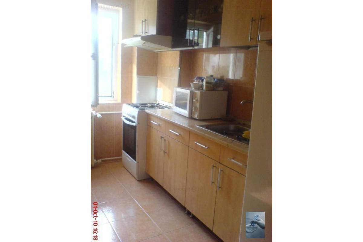  Inchiriez apartament 4 camere Confectii