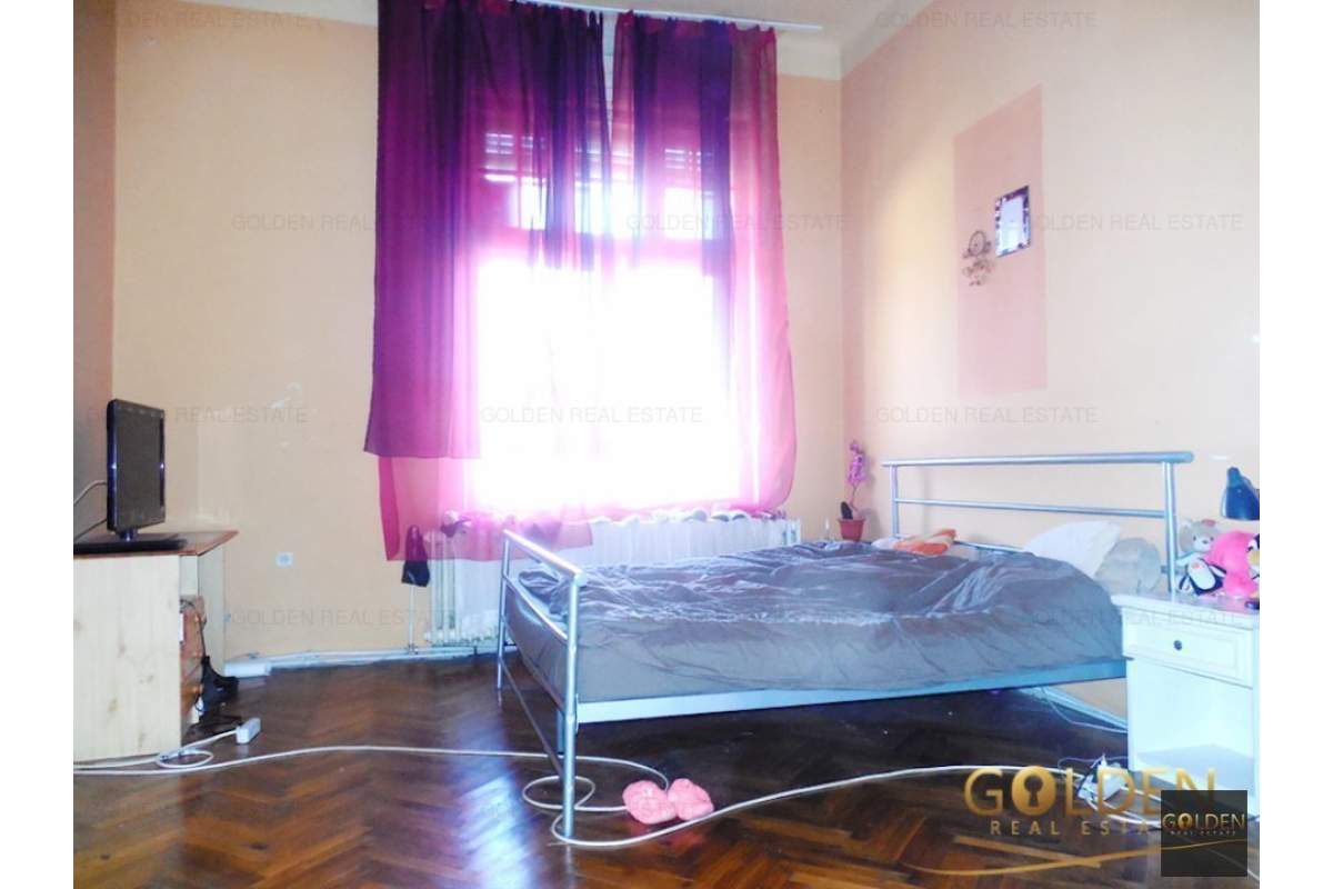  Inchiriez apartament 4 camere, zona Boul Rosu, 150 mp