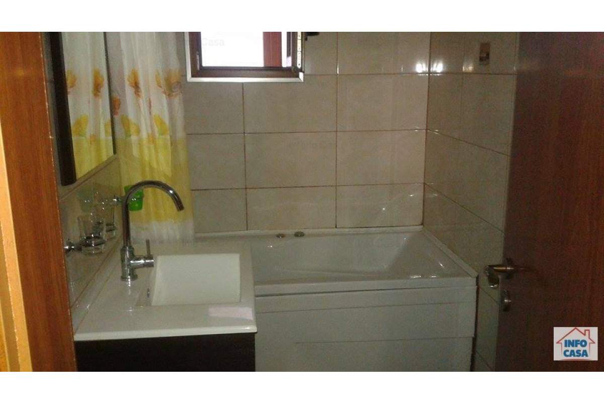  Inchiriez apartament 4 camere