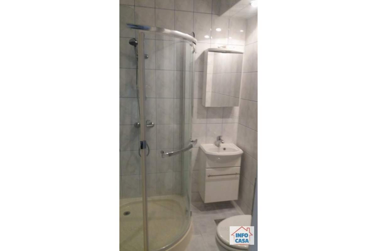 Inchiriez apartament 4 camere