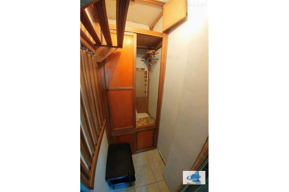  Inchiriez apartament cu 2 camere mobilat si utilat in zona centrala