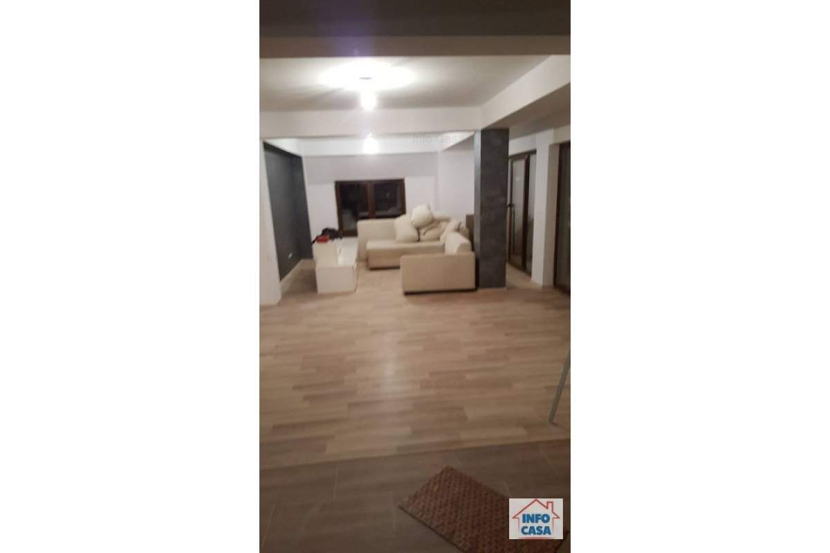  Inchiriez apartament cu scara interioara