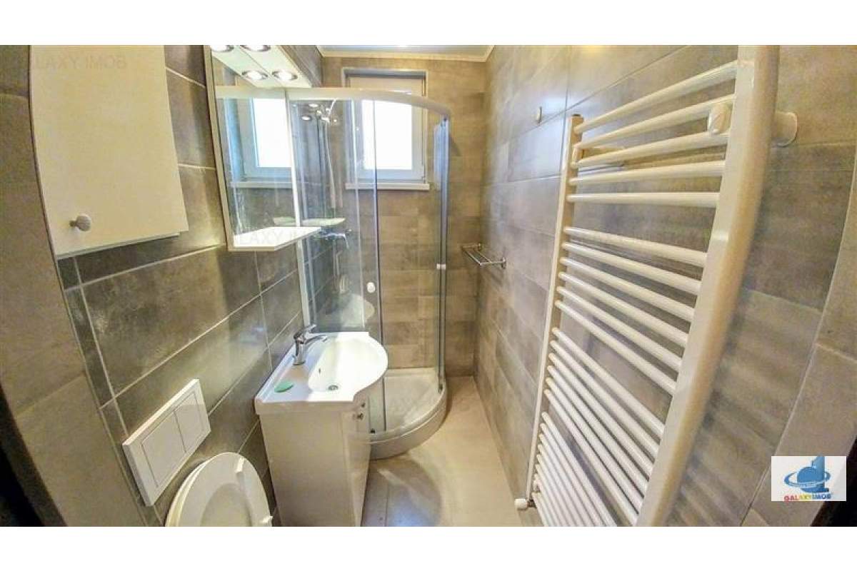 Inchiriez apartament lux,semicentral