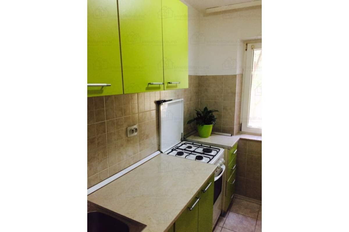  Inchiriez apartament studenti